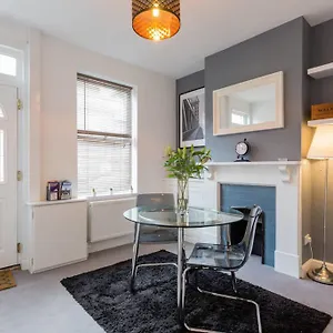  Holiday home Ashton House - Stylish 2 Bedroom House, Close To Town Center & Airport United Kingdom